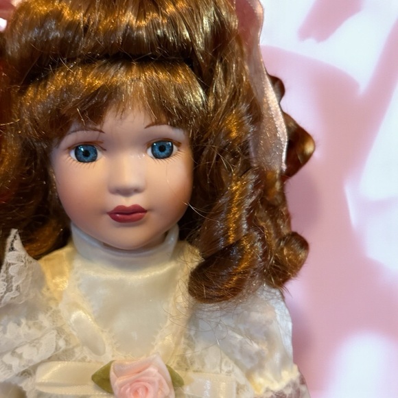 Collector’s Choice Vintage Porcelain Doll - Victorian Elegance - Picture 3 of 4